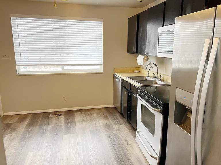342 W 600 N — Photo 1
