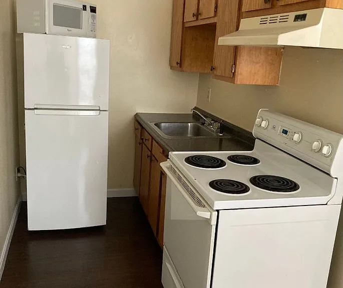 125 S McDonald St #11 — Photo 6