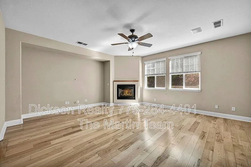 4 bed, 2.5 bath, 2695 sqft, $3,395 — Photo 4
