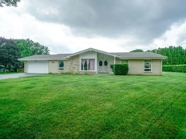 1669 Telemark Dr, Rockford, IL 61108