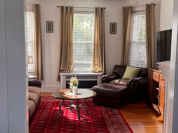 111 Narragansett St, Cranston, RI 02905