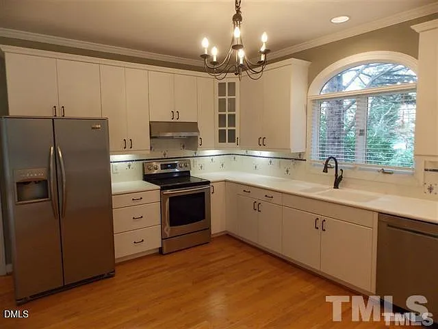 205 Berry Hill Dr — Photo 10