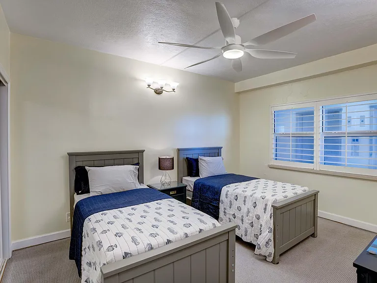 840 Ocean Dr #Penthouse C — Photo 13