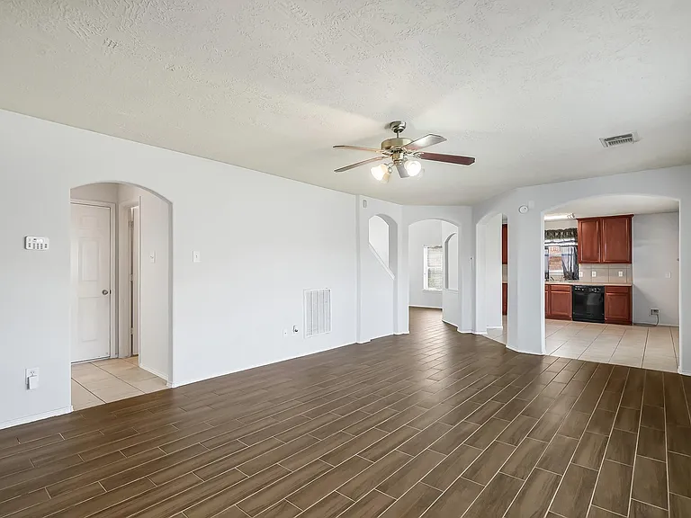 307 Gateship Dr — Photo 6