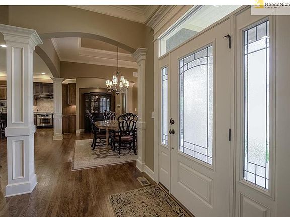 WELL-APPOINTED DETAIL THROUGHOUT THIS IMPRESSIVE HOME