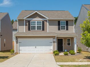 8011 Derby Woods Ln, Charlotte, NC 28214