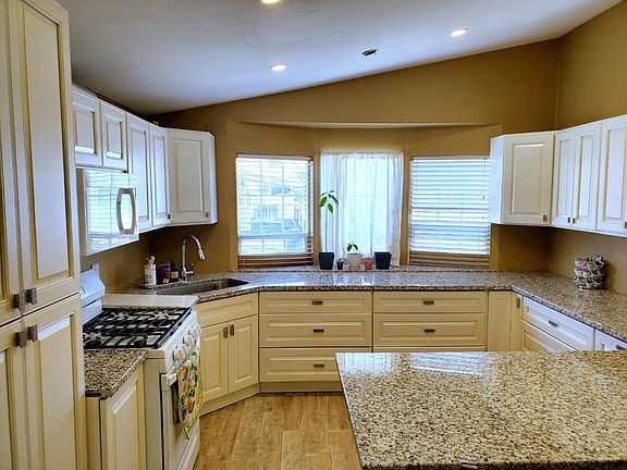 3rd image of 510 Saddlebrook Dr #353