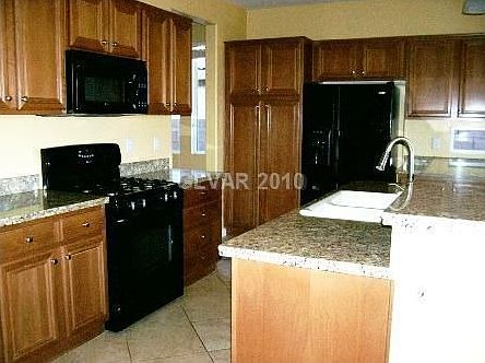 4th image of 11473 Parkersburg Ave