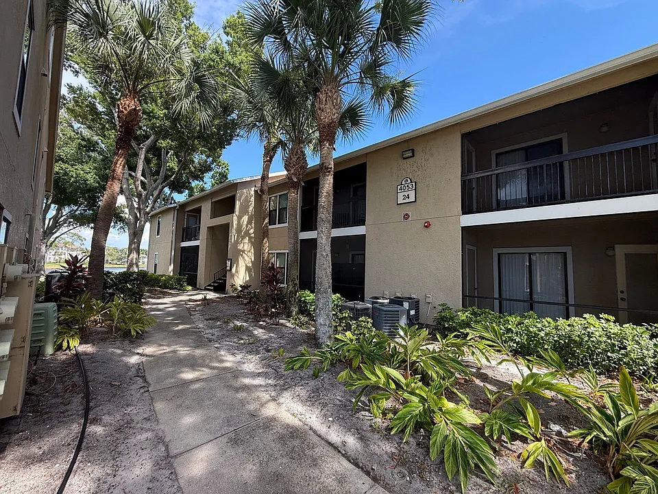 4053 Crockers Lake Blvd #2421