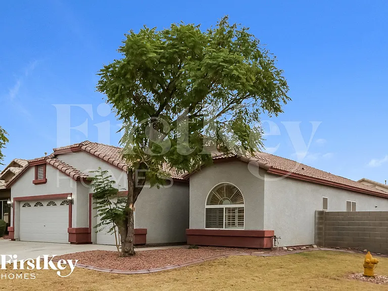 1027 W Samantha Way — Photo 2