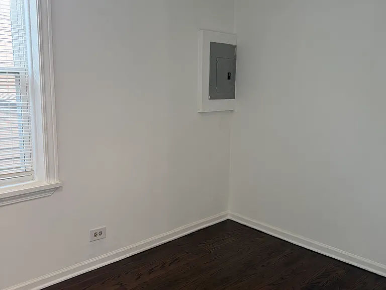 462 W 29th St #2R — Photo 8