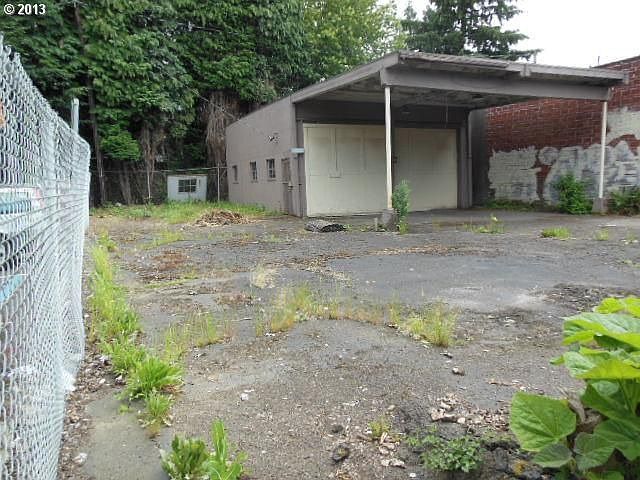 2nd image of 3606 NE M L King Blvd