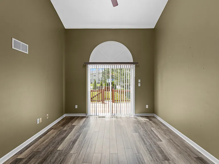 603 Country Village Dr — Photo 12