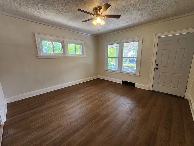 12905 Watterson Ave — Photo 3