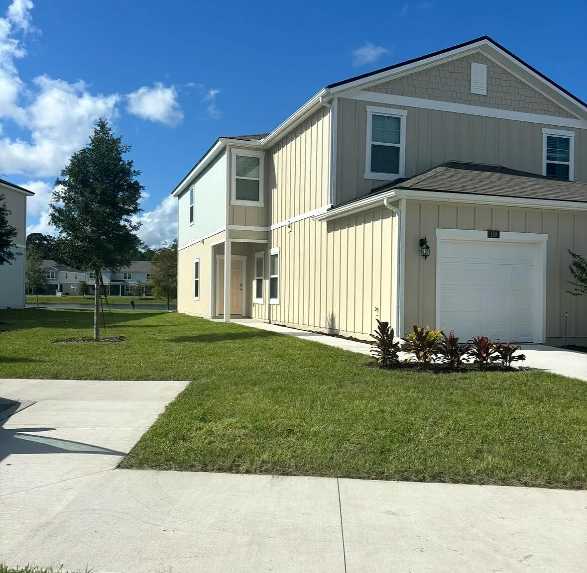 3 bed, 2.5 bath, 1502 sqft, $2,200 — Photo 2