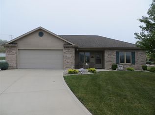 1918 Stacy Ln, Kendallville, IN 46755