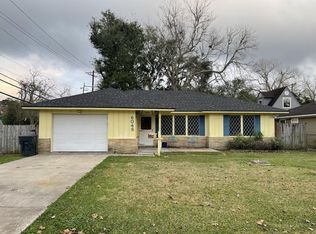 6048 Jackson St, Groves, TX 77619