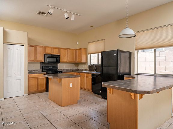 5th image of 826 S Echo Vista Dr