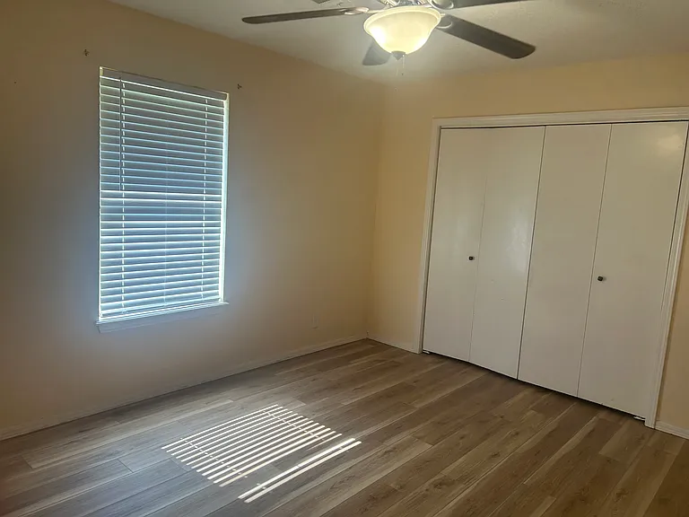 312 S Indianwood Ave — Photo 14