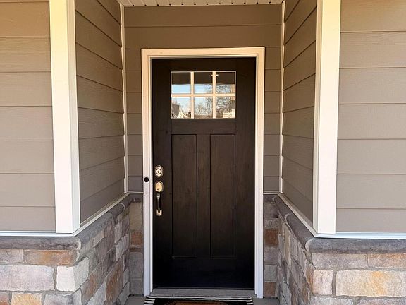 3rd image of 9005 Manslick Commons Dr