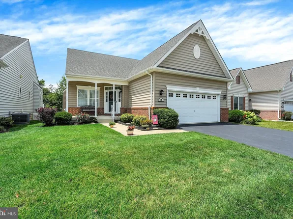 69 Devalinder Dr, Newark, DE 19702