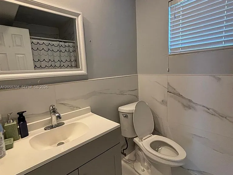 1509 N Andrews Ave #1 — Photo 9
