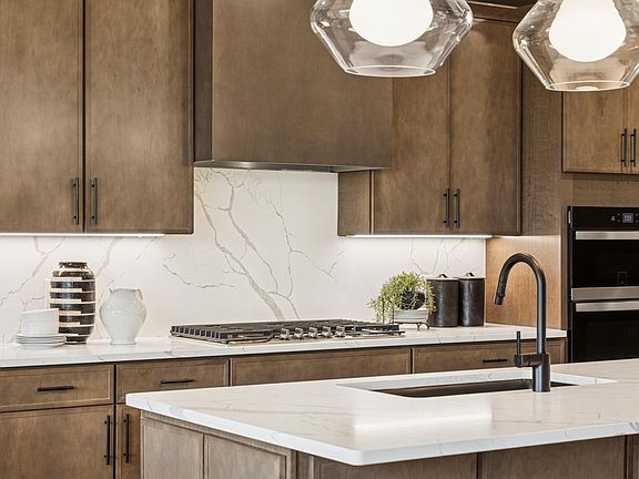 4th image of 1831 Tamarack Rd