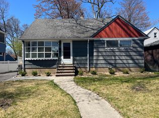 31 Saint Ann Pl, Rochelle Park, NJ 07662