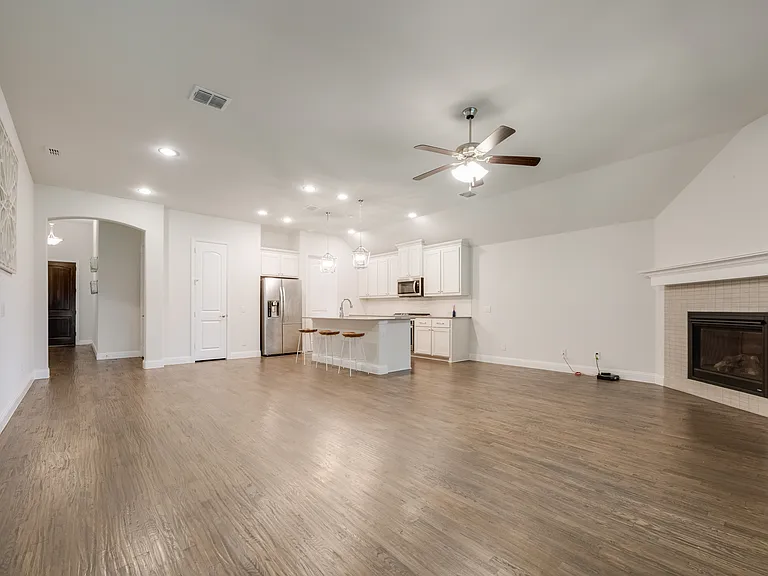 3319 Sequoia Ln — Photo 8