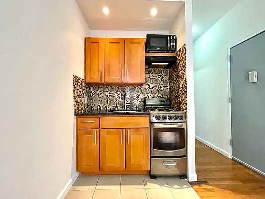 Rented by Bohemia Realty Group | media 11