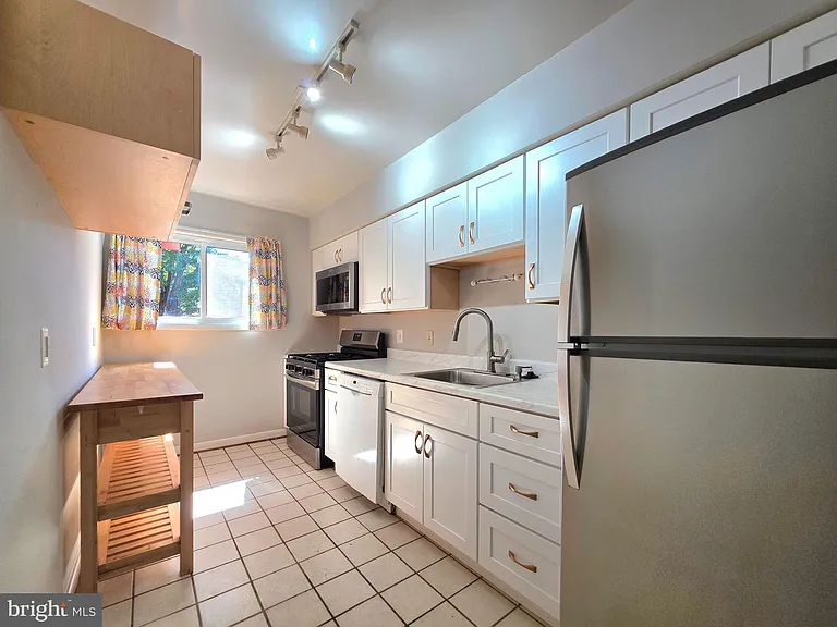 2704 Dartmouth Rd #3 — Photo 6