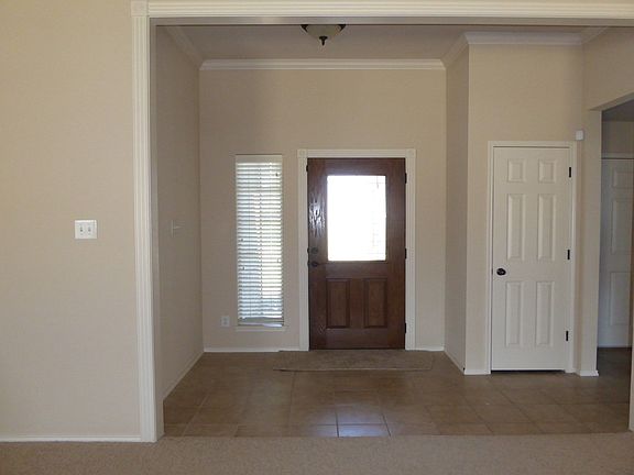 3rd image of 628 Alexandria Ln