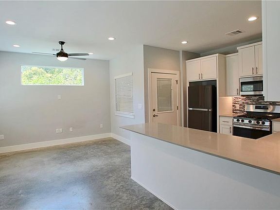 2nd image of 6902 Carver Ave. #B