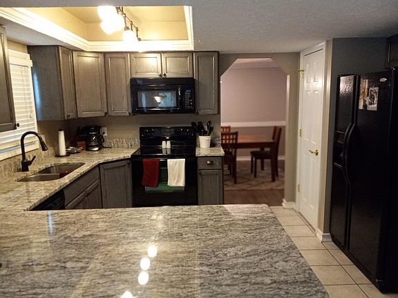 3rd image of 11741 Coventry Ave