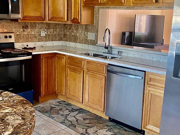 5th image of 3434 Brookville Ln