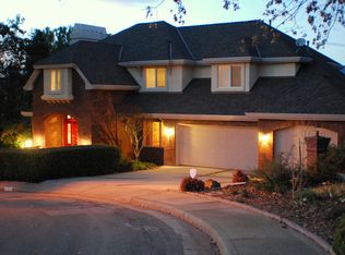 820 Sunkist Ct, Redding, CA 96001