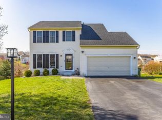12 Louvain Dr, Hanover, PA 17331