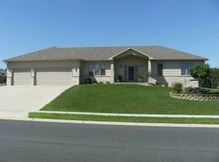 4801 Scenic Oak Dr SW, Rochester, MN 55902