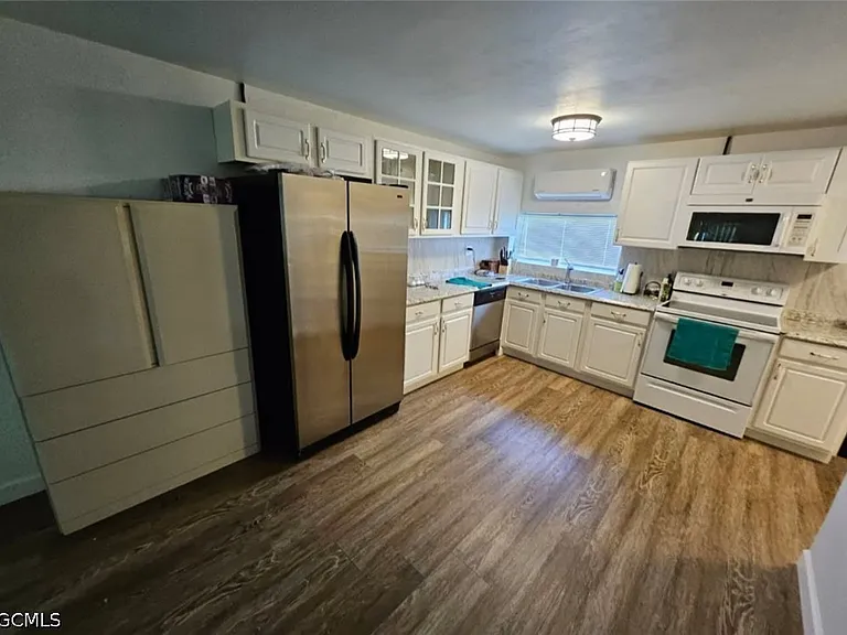 1288 Waite Dr — Photo 15