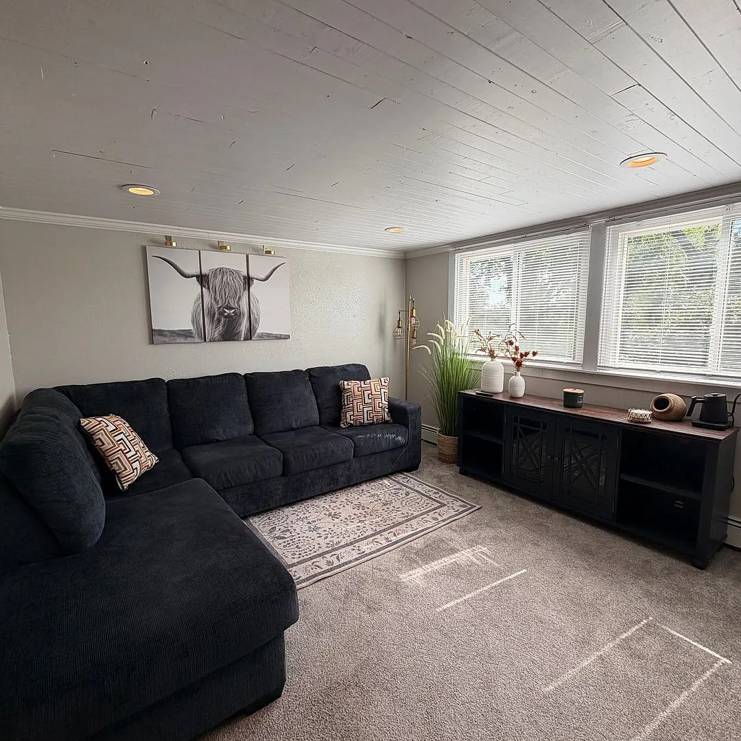 Delmar Court — Photo 1