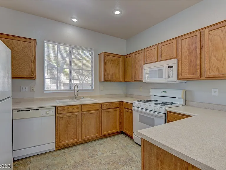 10753 Pipers Cove Ln — Photo 5
