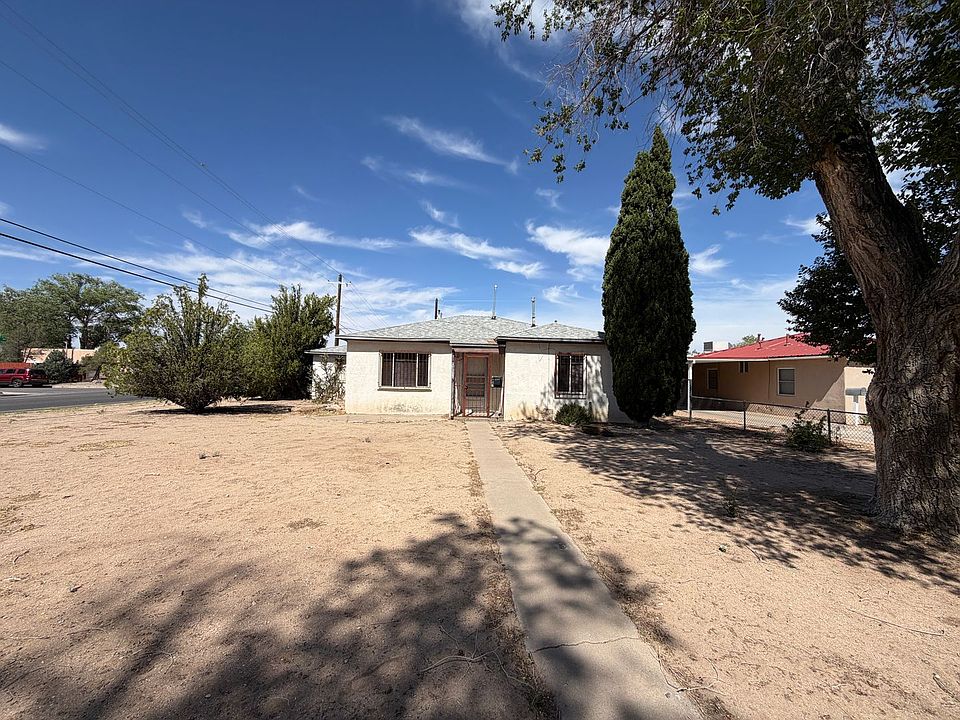 1st image of 1801 Palomas Dr NE