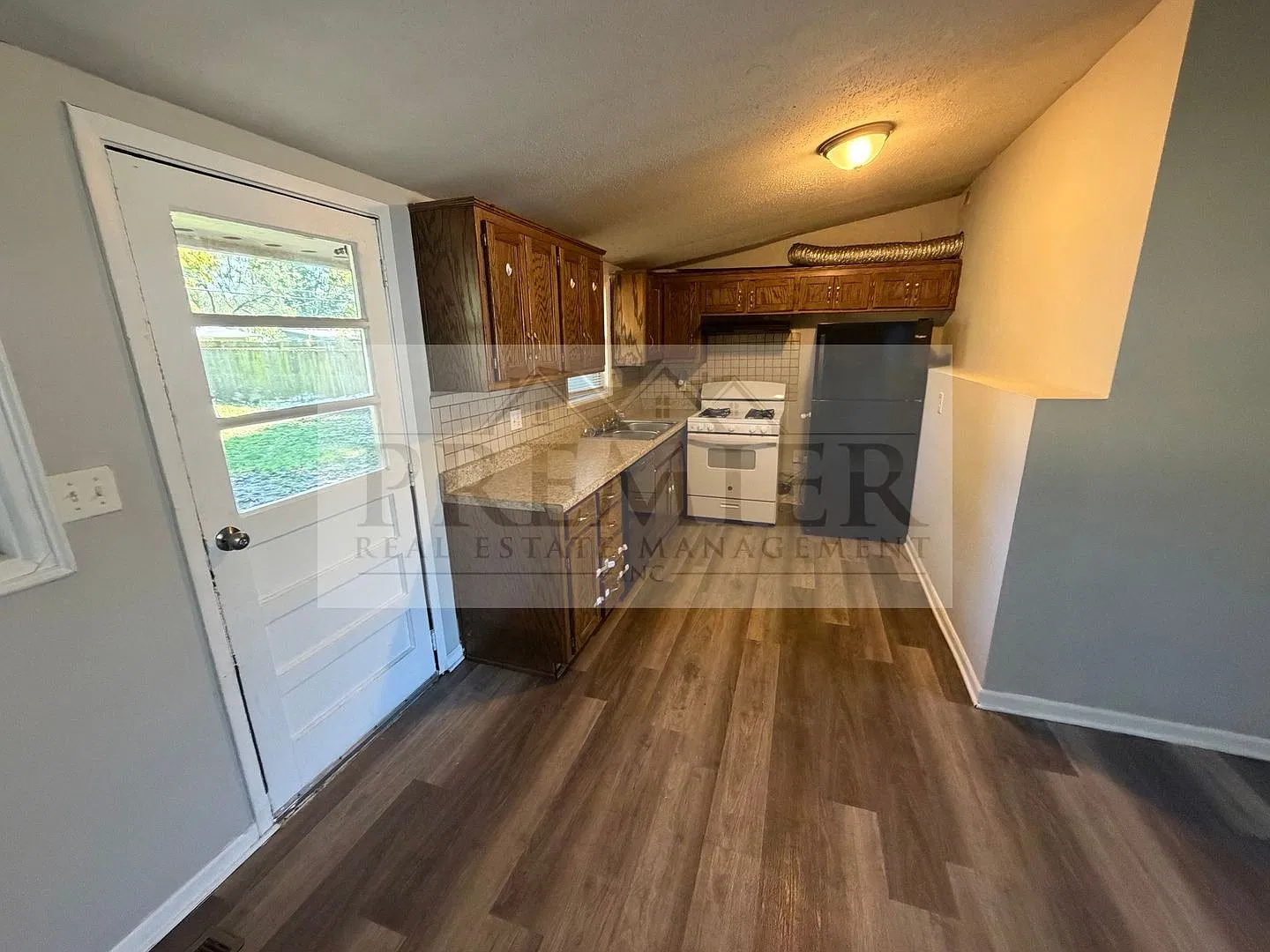 505 N Geronimo Drive Independence Mo -Rent $1399 -4 Bed / 1.5 Bath Home For Rent -- Ready To Call... — Photo 4