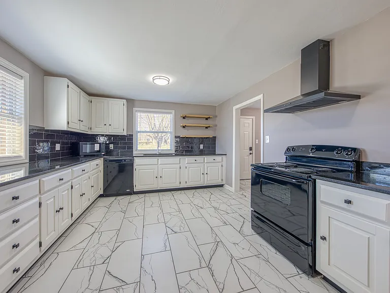 4114 Central Avenue Pike — Photo 10
