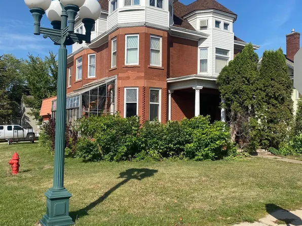 202 N 5th Ave, Virginia, MN 55792