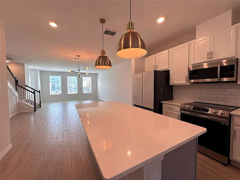 2962 Voyager Ave — Photo 6