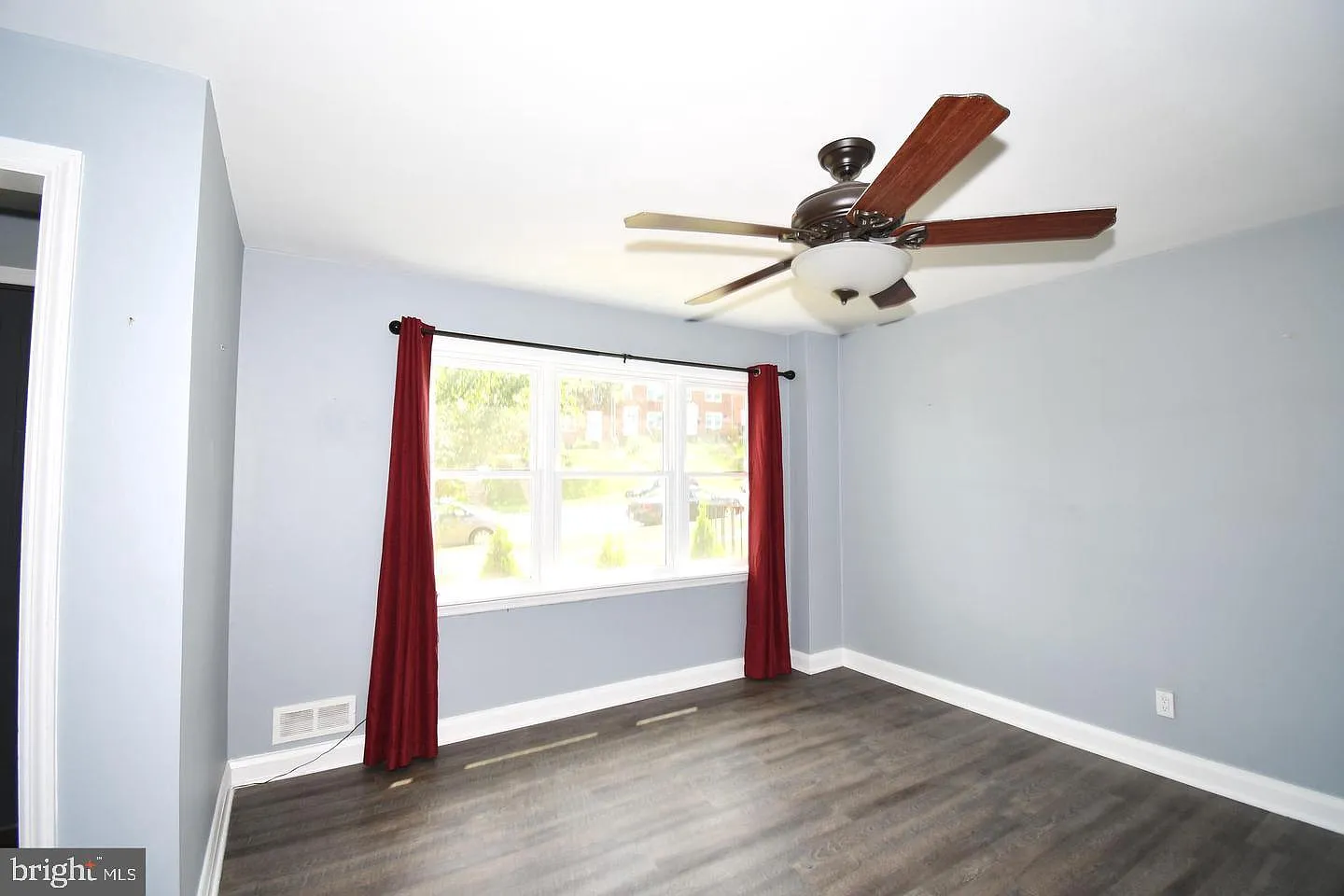 4 bed, 2.5 bath, 1760 sqft, $2,350 — Photo 3