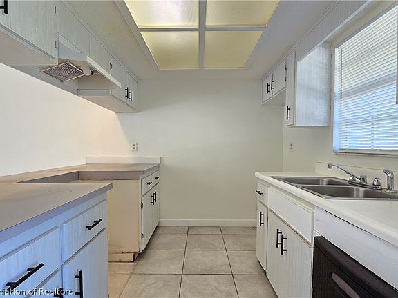5th image of 608 Jupiter Ave NW
