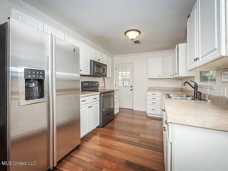 232 Woodland Cir — Photo 3