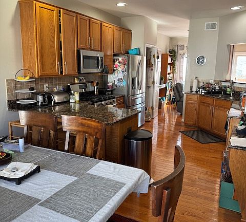 4th image of 6357 Regal Oak Dr